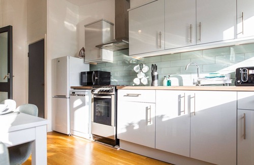 Sketty Apartment | Cohost Partners Charming 2BR in Brynmill Free Parking