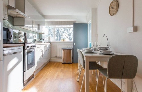 Sketty Apartment | Cohost Partners Charming 2BR in Brynmill Free Parking