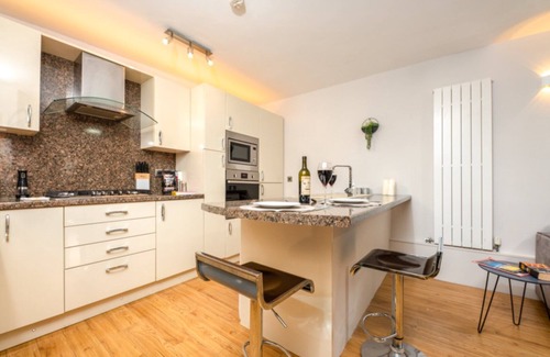 Roath Apartment | Cohost Partners Cozy 2BR Retreat Near Roath Park