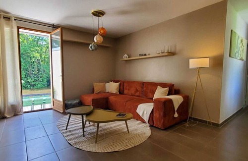 Montigny-sur-Loing House | Coin de Paradis Entièrement Rénovée en Bord de Rivière et ses 20 Mètres de Berge