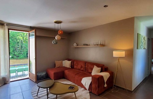 Montigny-sur-Loing House | Coin de Paradis Entièrement Rénovée en Bord de Rivière et ses 20 Mètres de Berge