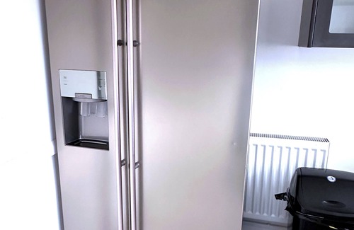 Colchester House | Colchester City Luxury with free Parking and Wifi