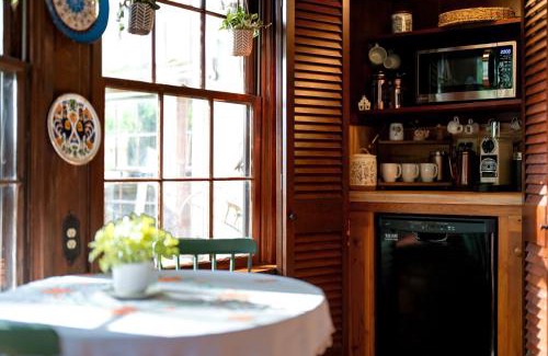 Buda House | Cole Springs Historic Cottage