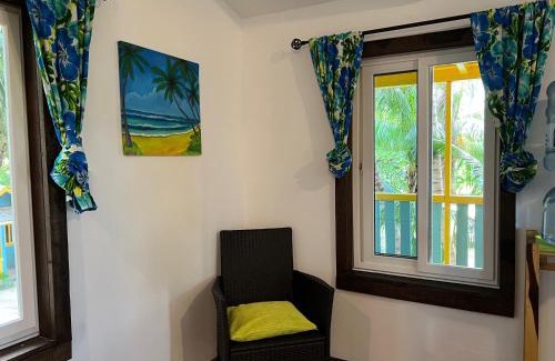 Caye Caulker Hotel | Colinda Cabanas