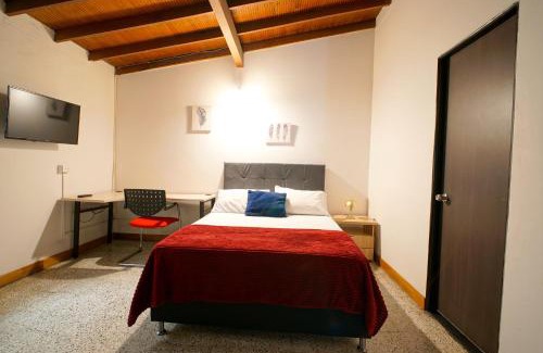 Suramericana House | CoLiving Laureles Habitaciones con Baño Privado