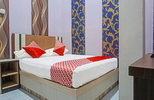 Makassar Hotel | Collection O 91488 Hotel Lingkarsut Jeneponto Near Patung kuda, Jeneponto