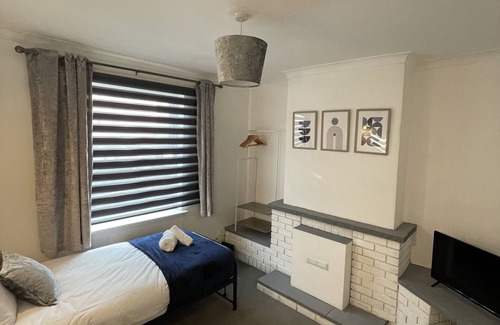 Grantham House | College House - Central Grantham