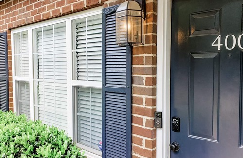 Athens Condo | College Town Retreat! Close to UGA and Downtown!