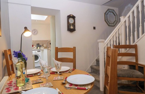 Cinderford Cottage | COLLIERS COTTAGE, pet friendly, with a garden in Cinderford