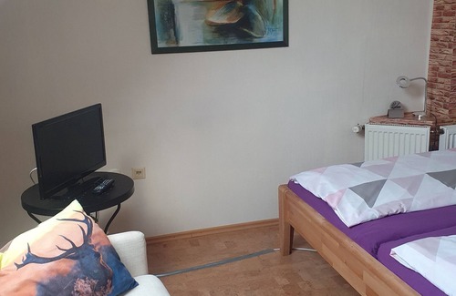 Nagelsbaum Apartment | Cologne - local area - up to 5 pers. - 45 min. by public transport to Cologne trade fair center/central station