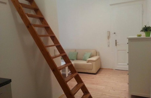 Neustadt-Sued Apartment | Cologne Südstadt apartment, very central, cozy and quiet, max 2 persons