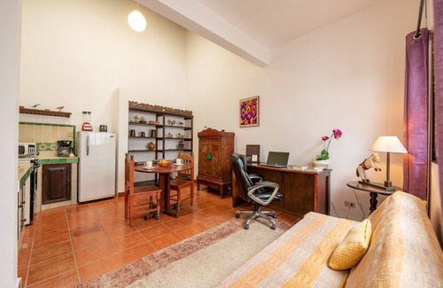 Antigua Guatemala Apartment | Colonial apartment with kitchen in Central Antigua
