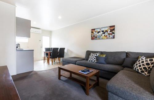 Tauranga South Hotel | Colonial Court Motor Inn