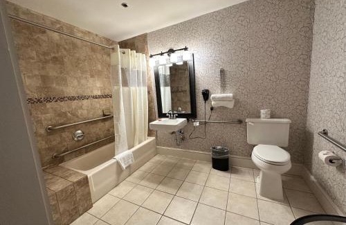 Gardner Hotel | Colonial Hotel