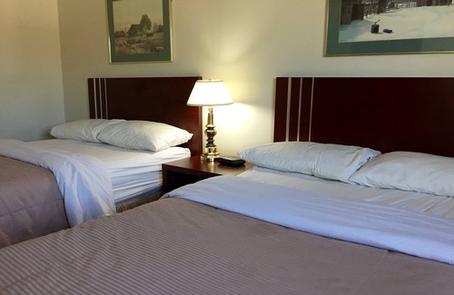 Brandon Hotel | Colonial Inn