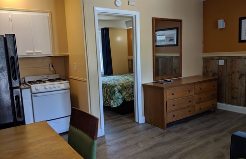 Nags Head Hotel | Colonial Inn Motel
