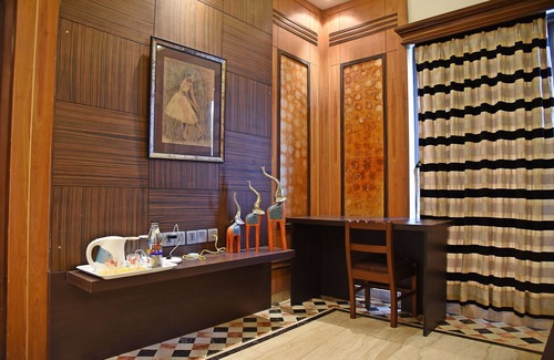 Park Street House | Colonial Room|Park Street is 1 Km away|WIFI|TV|AC