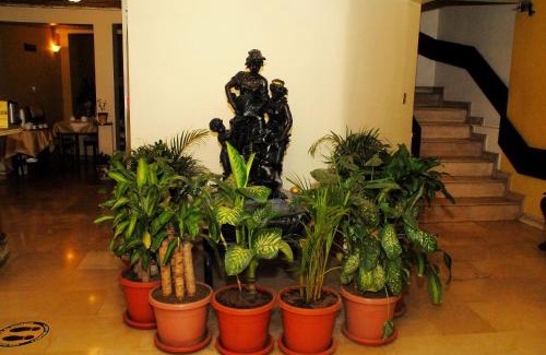 Parroquia Huachi Loreto Hotel | Colony Inn Hotel