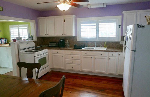 Horton Shores House | Colorful NSB Home W/Bonus Guest Cottage! Easy Beach Access and Walk to Flagler!