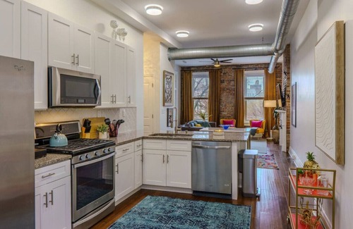 Mount Auburn Apartment | Colorful Oasis | Mulberry