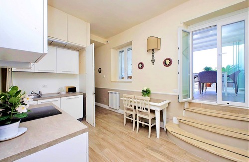 Celio Apartment | COLOSSEUM TERRACE DELUXE APARTMENT - 6 PEOPLE