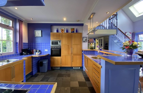 Municipality of Mill en Sint Hubert House | Colourful farmhouse in the middle of nature