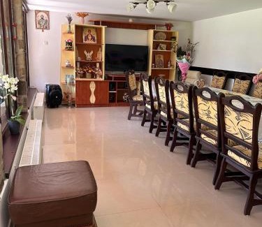Tirgu Neamt House | Coltul verde