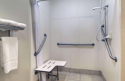 Columbia Hotel | Columbia Inn & Suites