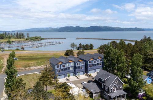 Hammond House | Columbia River Views Spacious Hammond Getaway!
