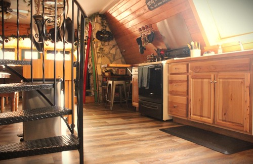 Northport Cabin | Columbia Riverside Lodge, Private Dock Access, Outdoor Mountain Paradise