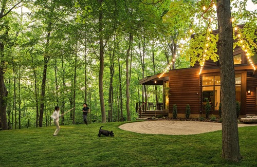 Gahanna House | Columbus l 6 Acres with Luxury l Nature Play | Chef’s Kitchen