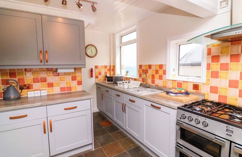 Hele Cottage | COMBE VIEW, pet friendly, character holiday cottage in Ilfracombe