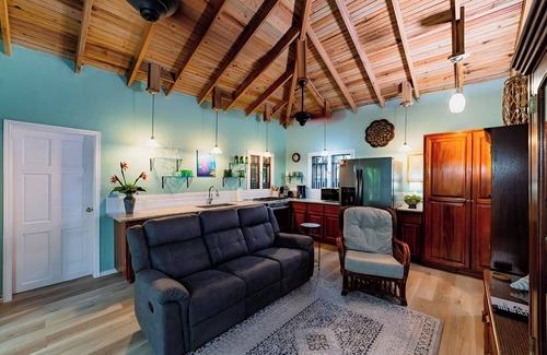 West End House | Combined 3 Bedroom Retreat in the Heart of West End, Roatan
