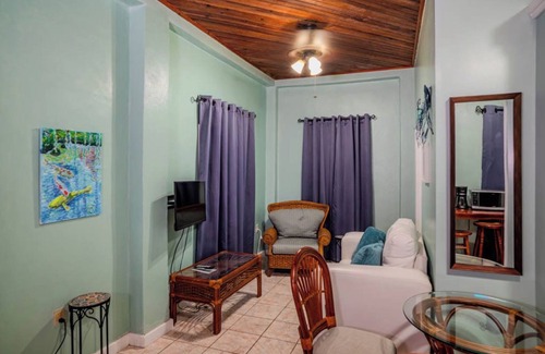 West End House | Combined 3 Bedroom Retreat in the Heart of West End, Roatan