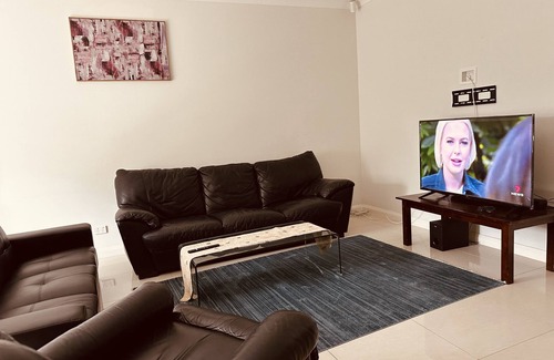 Tarneit House | Come and fall in love with this 3 bedroom riverdale beauty in Melbourne.