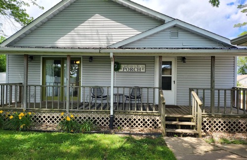 Mattoon House | Come Escape to Paradise on the Lake