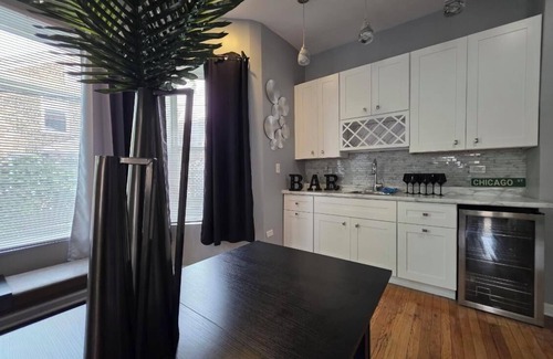 South Shore Apartment | Come experience The Lake Shore!