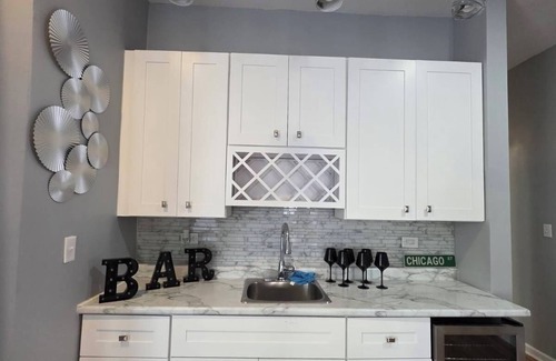 South Shore Apartment | Come experience The Lake Shore!