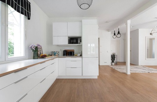 Pirkkala Villa | Come in! "Niemenmaa" Spacious family house for 13!