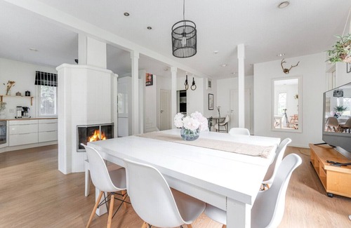 Pirkkala Villa | Come in! "Niemenmaa" Spacious family house for 13!