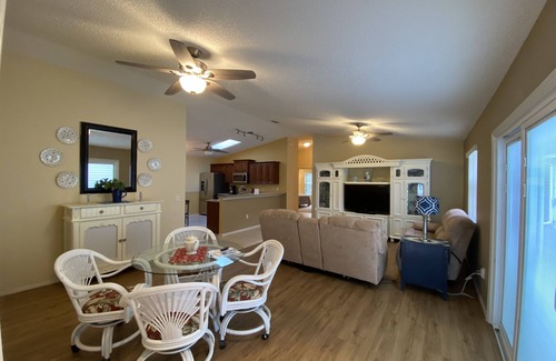 Villa Alexandria Villa | Come Play in this Beautiful 2/2 Villa! Great Location & Wi-Fi included!