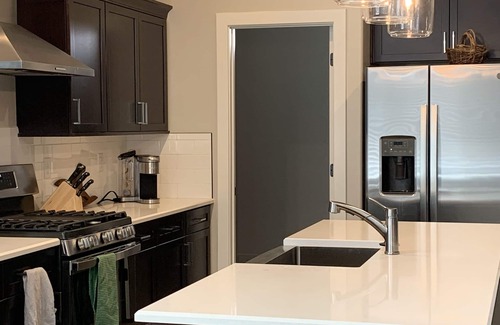 St. George House | COME SEE YOUR GRANDKIDS!/BUILDING?STAY NEARBY/VIEWS/BIKE/HIKE/5 STAR! 3/26 0PEN