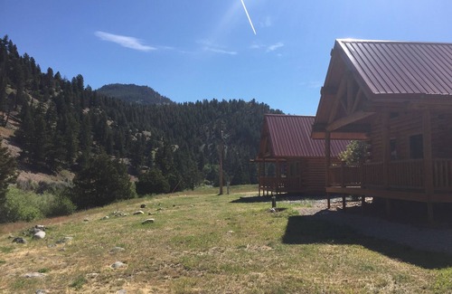 Wise River Cabin | COME STAY IN OUR BEAUTIFUL CABIN SITTING ON THE BANKS OF THE BIG HOLE RIVER
