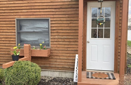 Brier Hill Apartment | Come to The Lake House Loft for a relaxing visit!n
