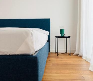 Porta Romana Apartment | ComeCasa Elegant Stay with Terrace & Gym Porta Romana