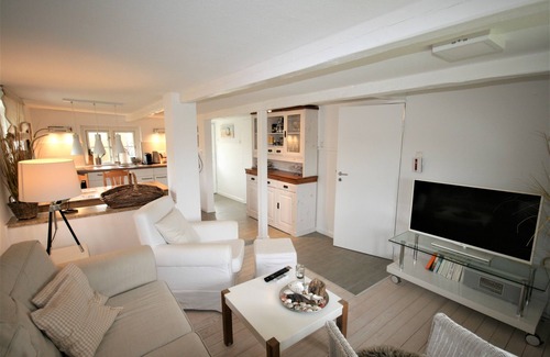 Stinteck House | Comfortable living by the North Sea (only 200m). May-Sept. free beach chair