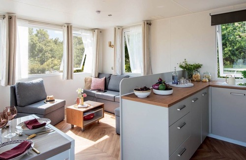 Saint-Privat-de-Champclos House | Comfort cottage in a 5* Nature et Calme estate B02