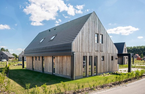 Witmarsum House | Comfort 12-person residence in the holiday park Landal Elfstedenhart