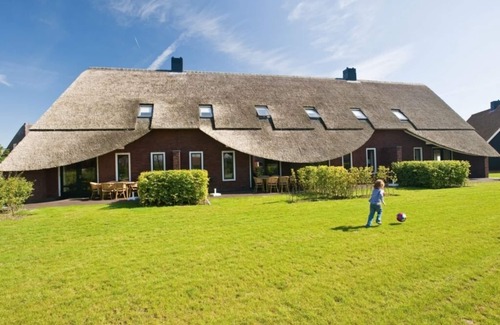 Nooitgedacht House | Comfort 24-person farmhouse in the holiday park Hof van Saksen
