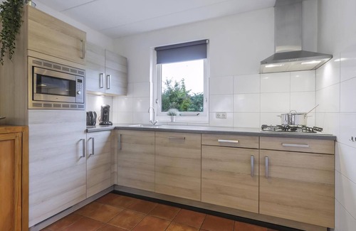 Enter House | Comfort 4-6-person bungalow in the holiday park Landal Landgoed De Elsgraven